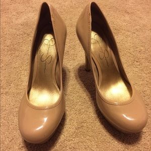 Jessica Simpson nude pumps